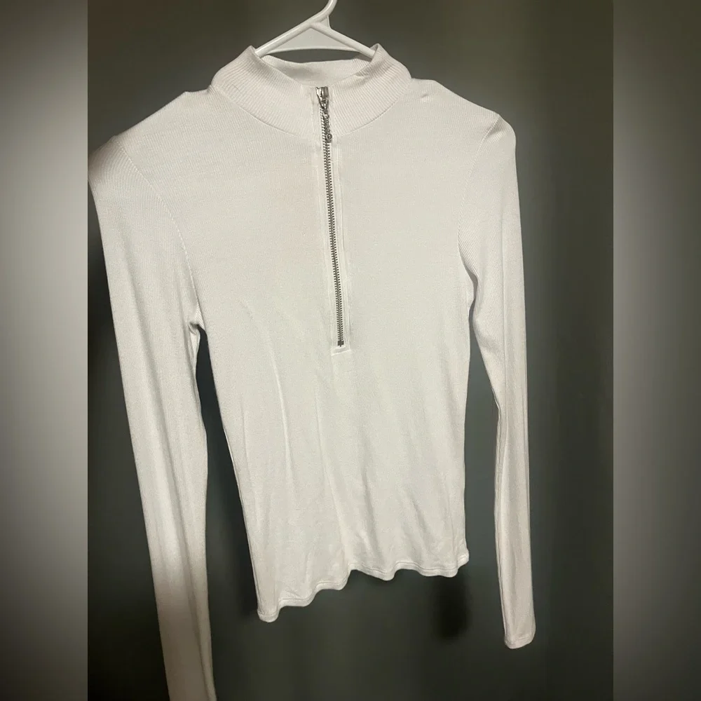 Joah Brown White Long-Sleeve Ribbed Zip-Neck Top - Picture 2 of 4